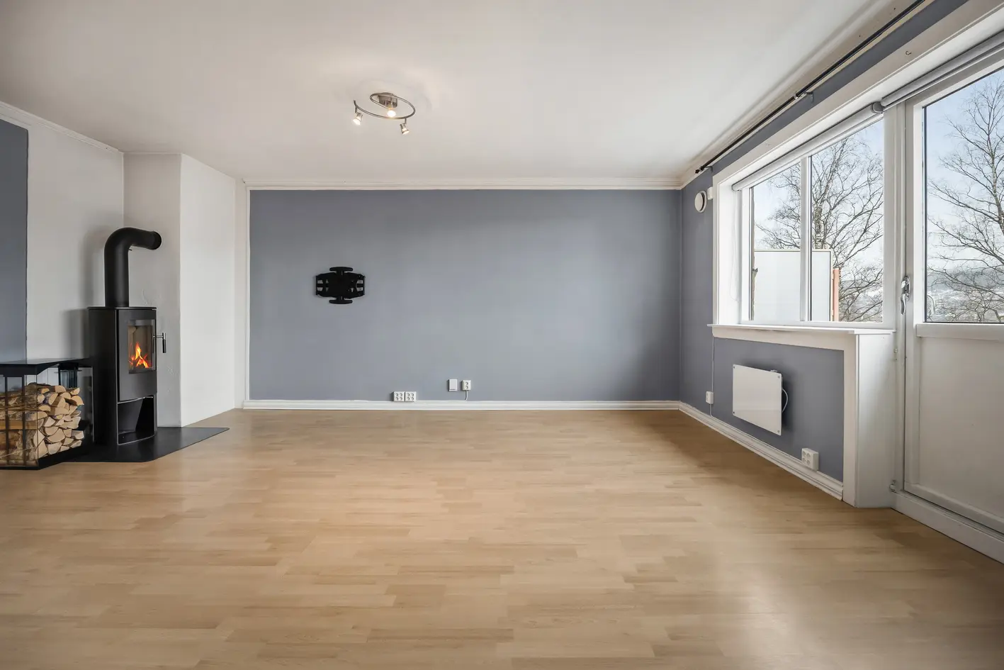 Lys og pen toppleilighet med 1 (2) soverom | Solrik balkong med flott utsikt | 3 boder | Sentral og rolig beliggenhet photo 4