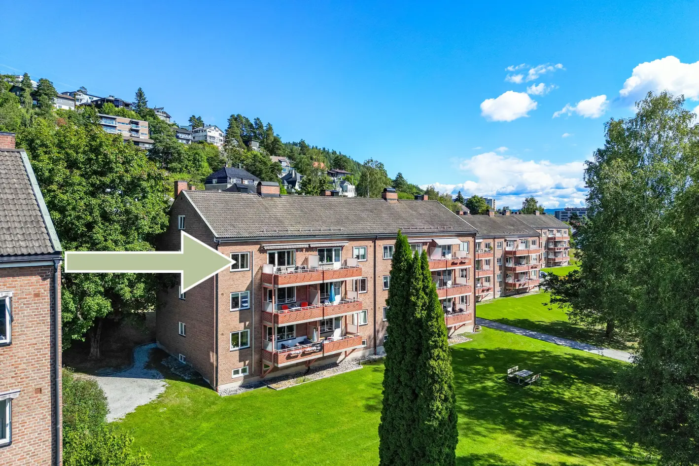 Lys og pen toppleilighet med 1 (2) soverom | Solrik balkong med flott utsikt | 3 boder | Sentral og rolig beliggenhet photo 2