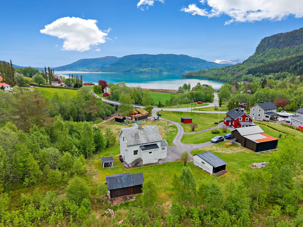 Angvika - Eldre, sjarmerende enebolig i landlige omgivelser photo 3