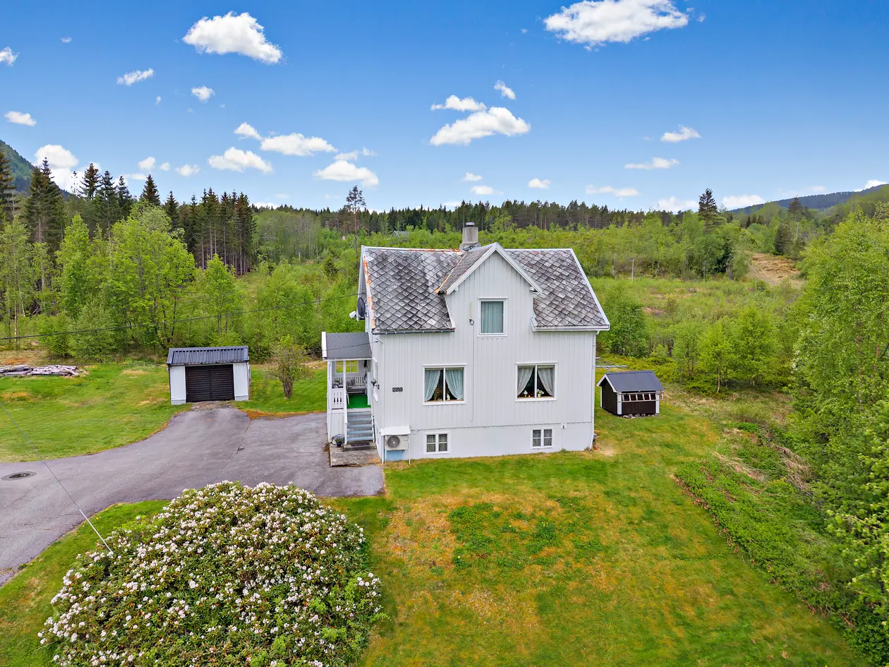 Angvika - Eldre, sjarmerende enebolig i landlige omgivelser 
