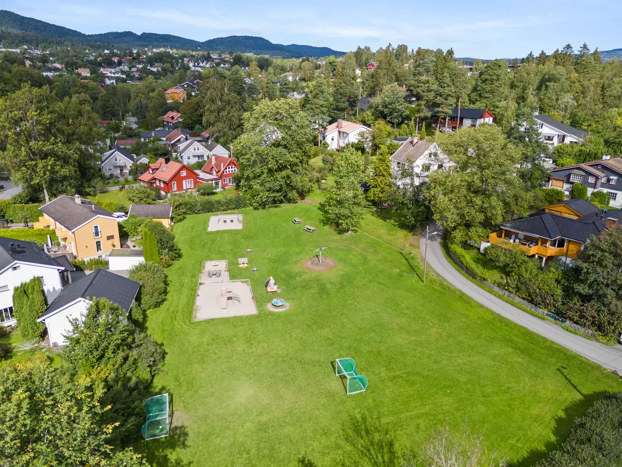 HØVIK / BLOMMENHOLM - FLOTT TOMT M/ RAMMETILLATELSE FOR ENEBOLIG  - GANGAVSTAND TIL TOG, BUSS, SKOLER photo 5
