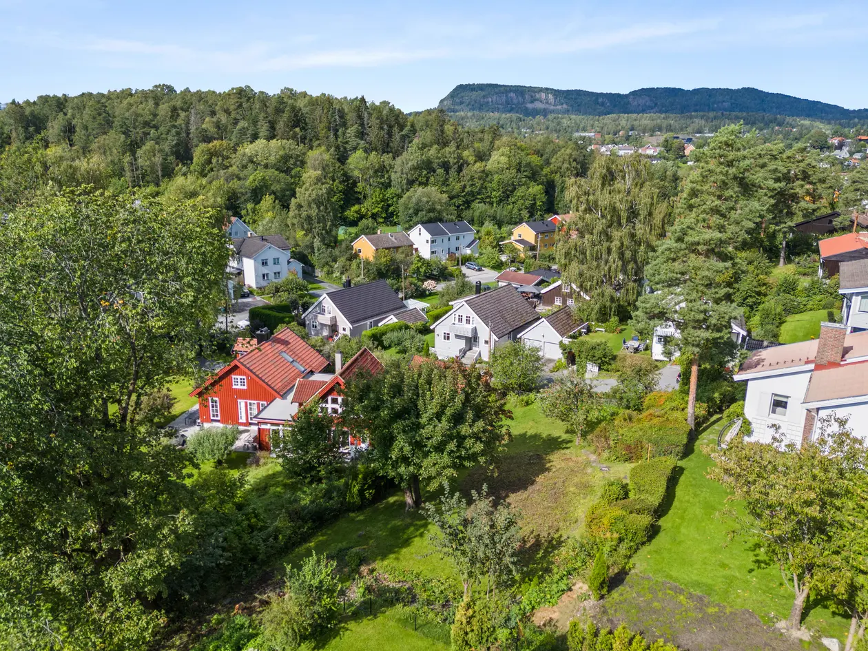 HØVIK / BLOMMENHOLM - FLOTT TOMT M/ RAMMETILLATELSE FOR ENEBOLIG  - GANGAVSTAND TIL TOG, BUSS, SKOLER photo 4