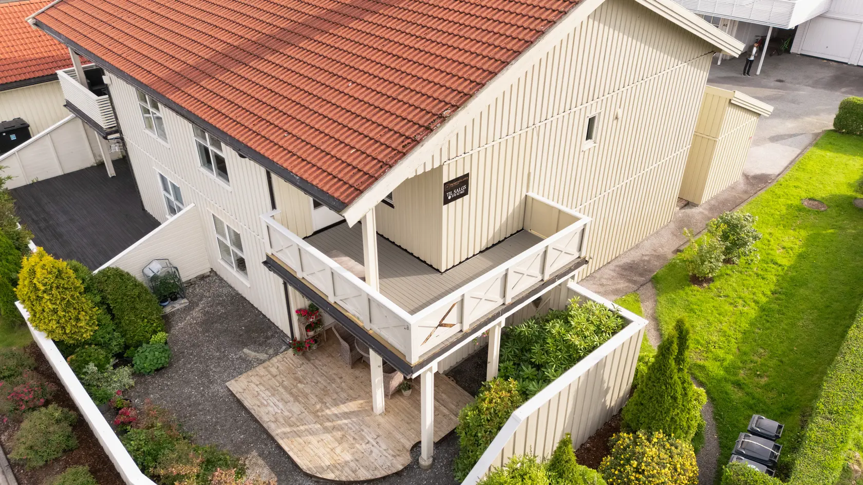 Leilighet i 2. etasje  - nytt kjøkken og bad (2018) -  garasje m/ elbil-lader - solrikt, 2 balkonger photo 3