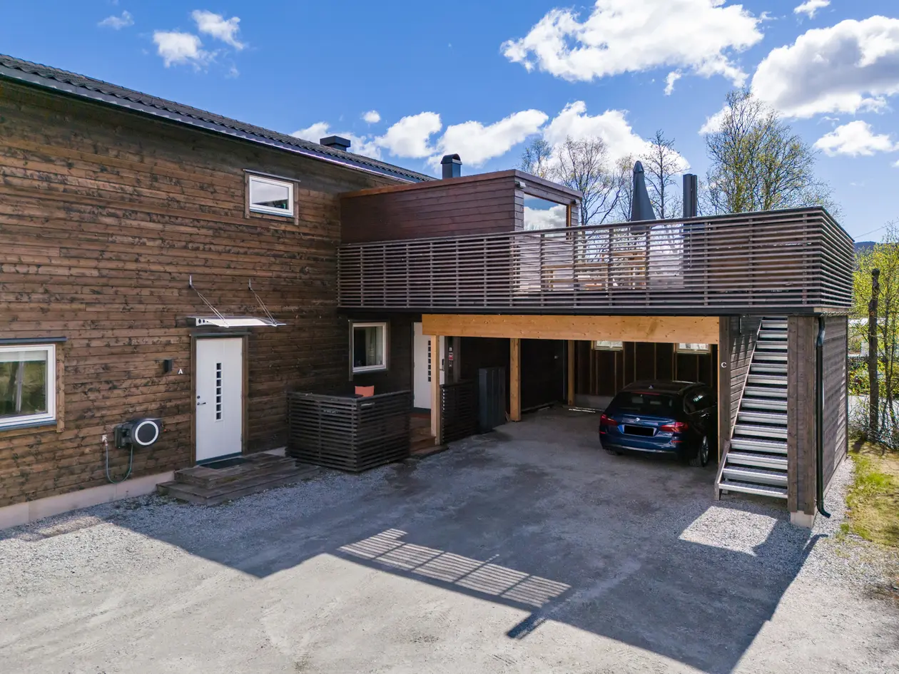 BUD MOTTATT - Flott nyere renovert 3-roms leilighet med carport - Vedlikeholdsvennlig - Fine terrasser - Enkel adkomst
 photo 4