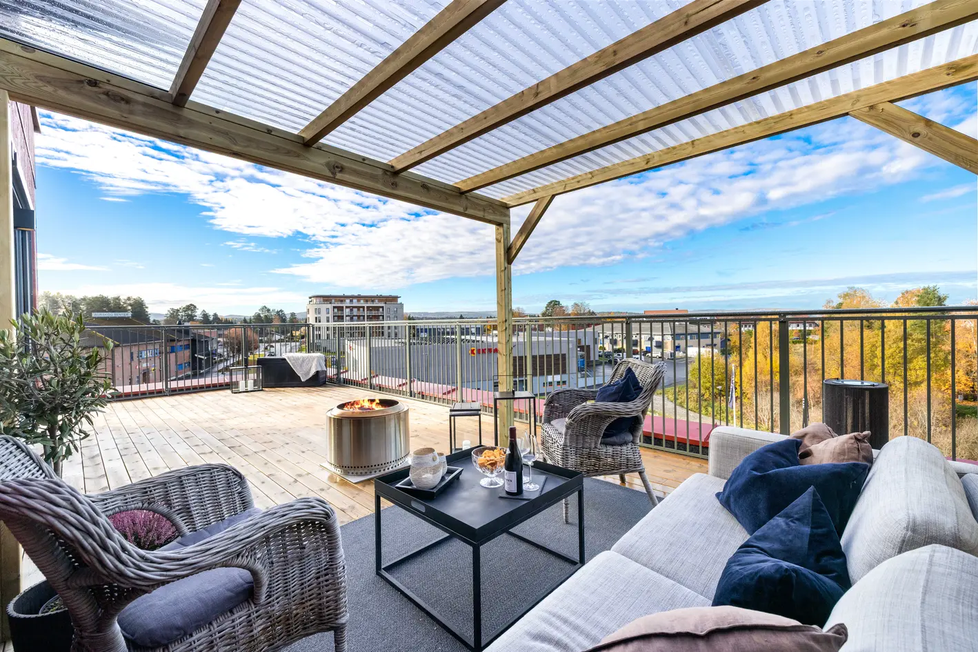 Eksklusiv, nyoppført 3-roms toppleilighet med 50 m² solrik terrasse m/pergola. Heis & 2 garasjeplasser. Midt i sentrum! photo 4