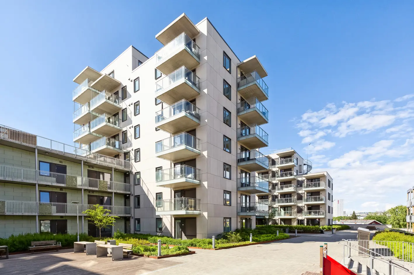 Sentral og moderne selveier fra 2019. Terrasse med gode solforhold. Heis. Fjernvarme. Svært lave felleskostnader. photo 2