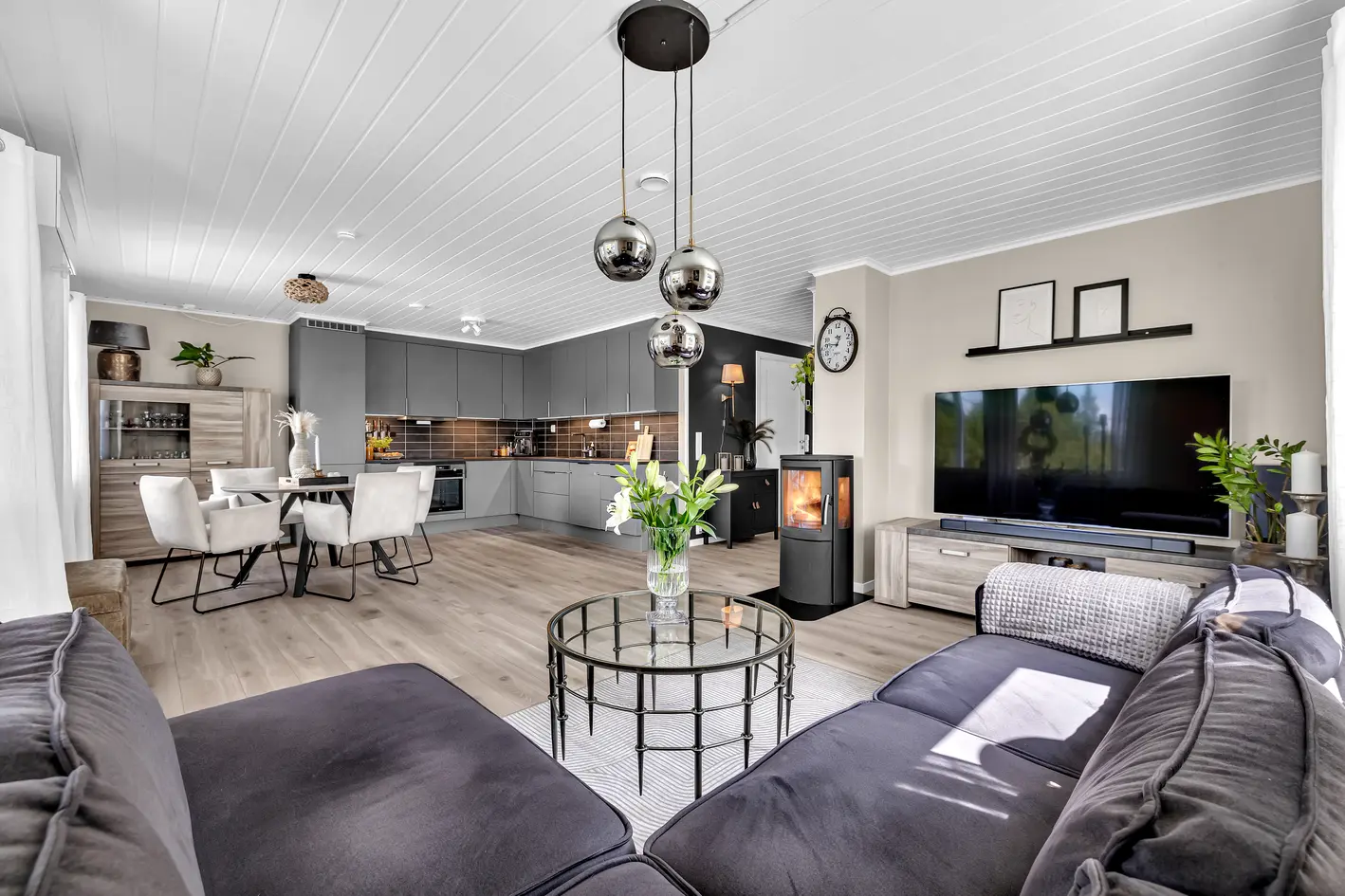 Nyere, tiltalende halvpart tomannsbolig fra 2020 m/solrik terrasse, garasje & carport. Bo godt med alt på en flate! photo 4
