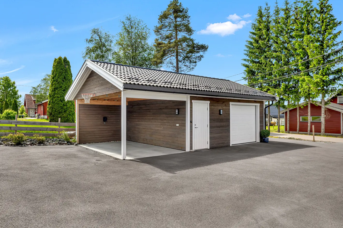 Nyere, tiltalende halvpart tomannsbolig fra 2020 m/solrik terrasse, garasje & carport. Bo godt med alt på en flate! photo 2