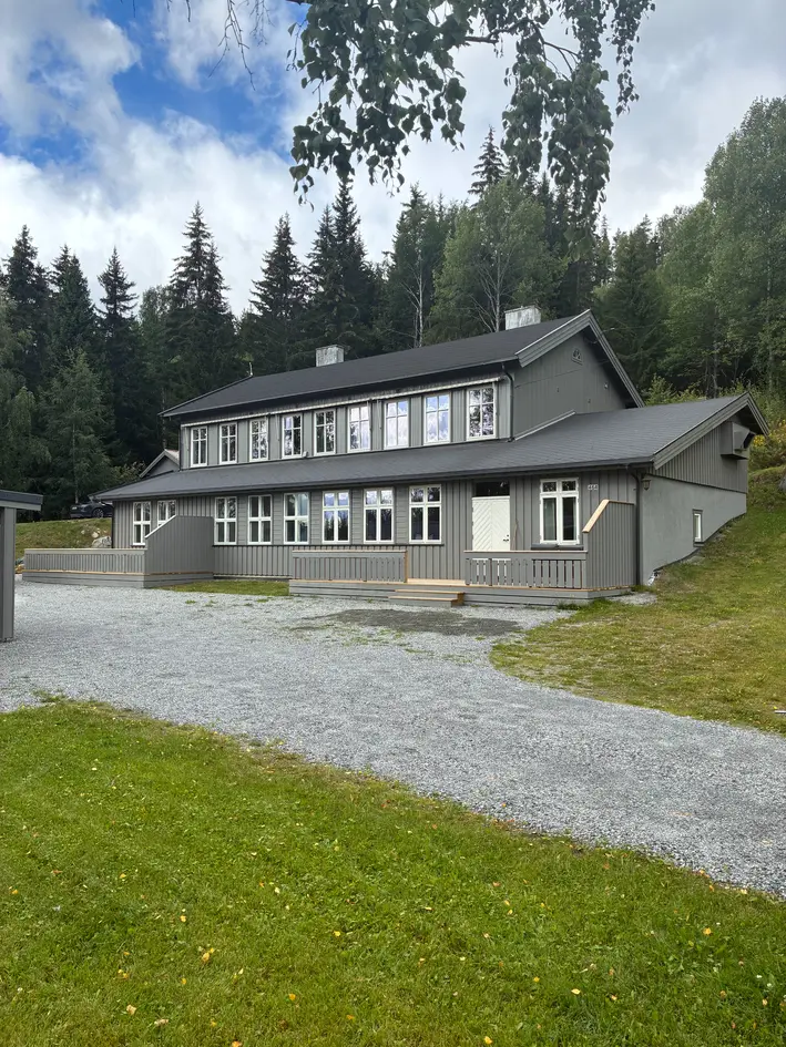 Åsgardane - Romslig og moderne leilighet med fire soverom og 1,5 bad!