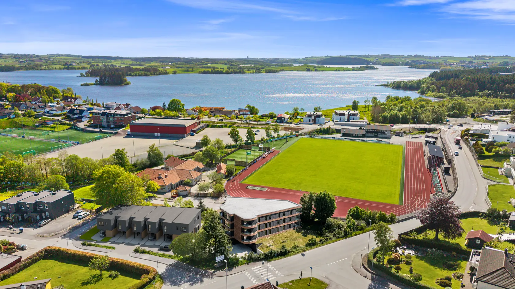 2 av 6 SOLGT | Moderne rekkehus i hjertet av Kverneland photo 1