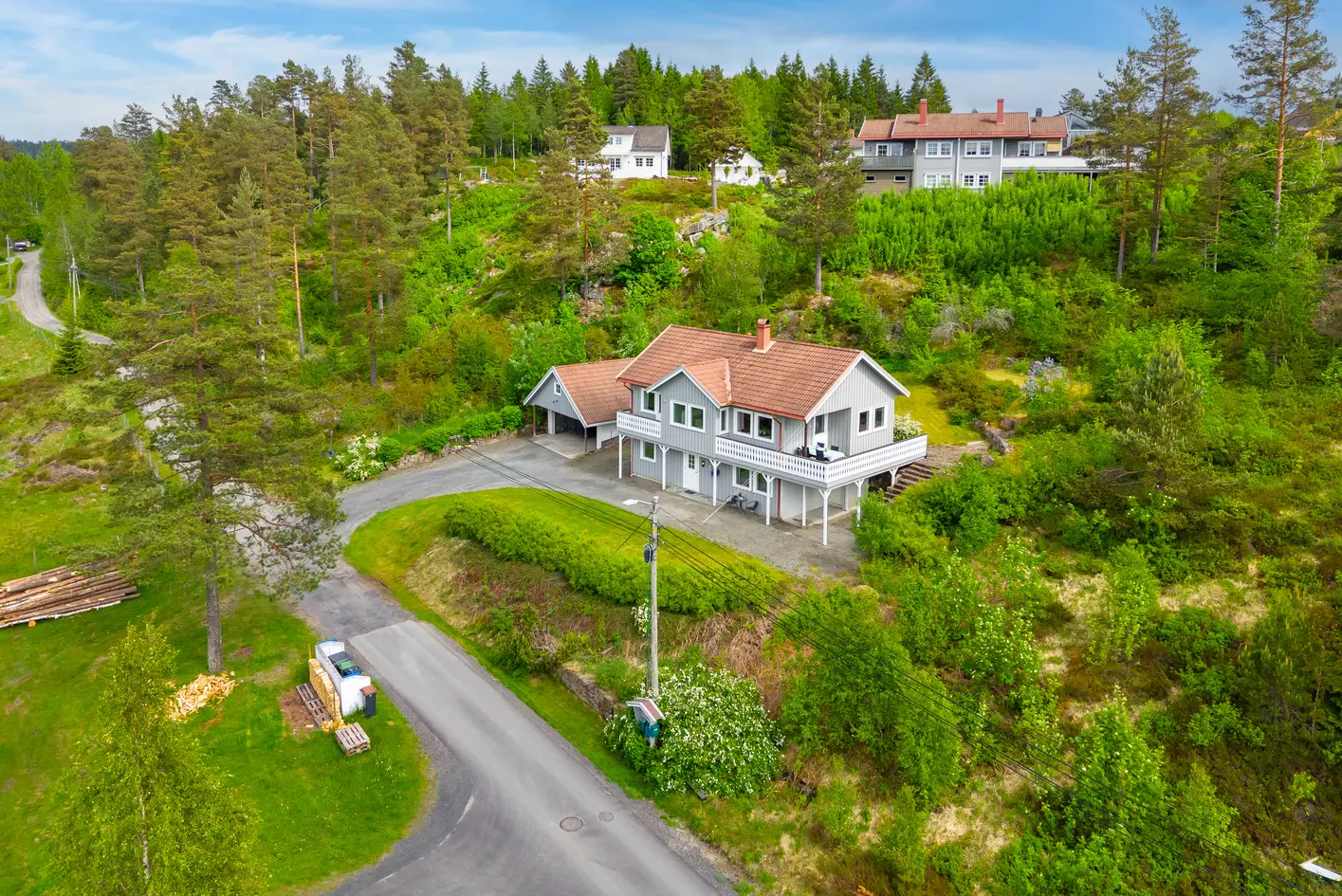 Flott og innholdsrik enebolig i et populært boligfelt | Barnevennlig | Garasje | Fine utearealer | Sentralt & Solrikt, vegårshei