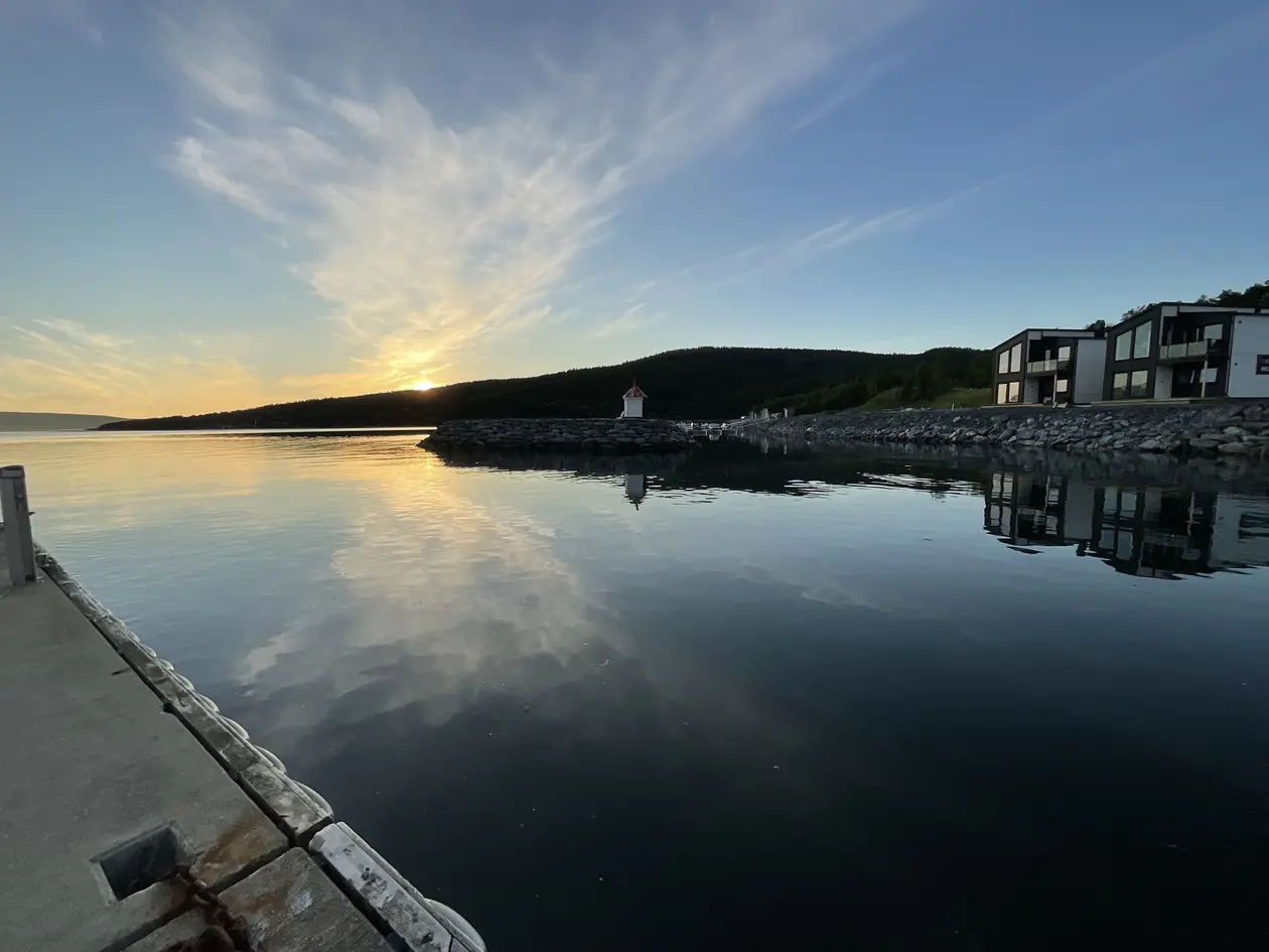 NY PRIS! Nyere rorbu fra 2023 med 3 soverom og fantastisk utsikt over fjorden!, storsteinnes
