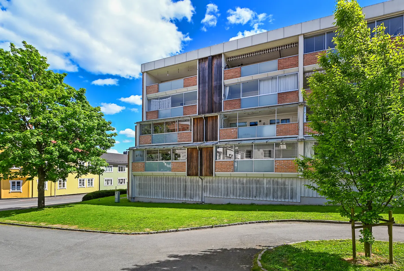 Påkostet hjørneleilighet i toppetasje - 2 soverom - Gode solforhold og skjermet for innsyn - Garasjeplass, sarpsborg