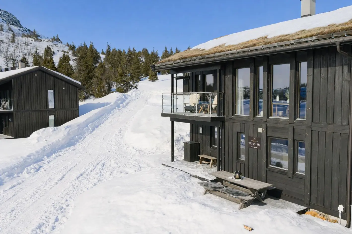 Kvitfjelltoppen! Innholdsrik hytte med panoramautsikt og svært gode solforhold. 4 soverom, 2 bad! Ski inn/ut!, fåvang