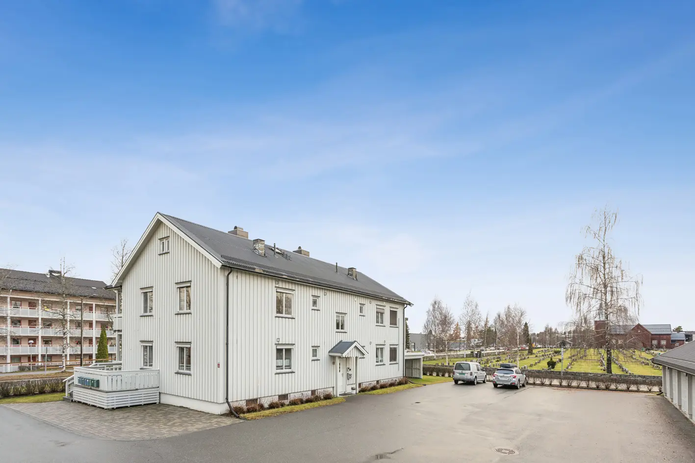 Sentrumsnær 3-roms leilighet med egen garasjeplass. Mange muligheter. Overbygd balkong med fint utsyn. photo 3