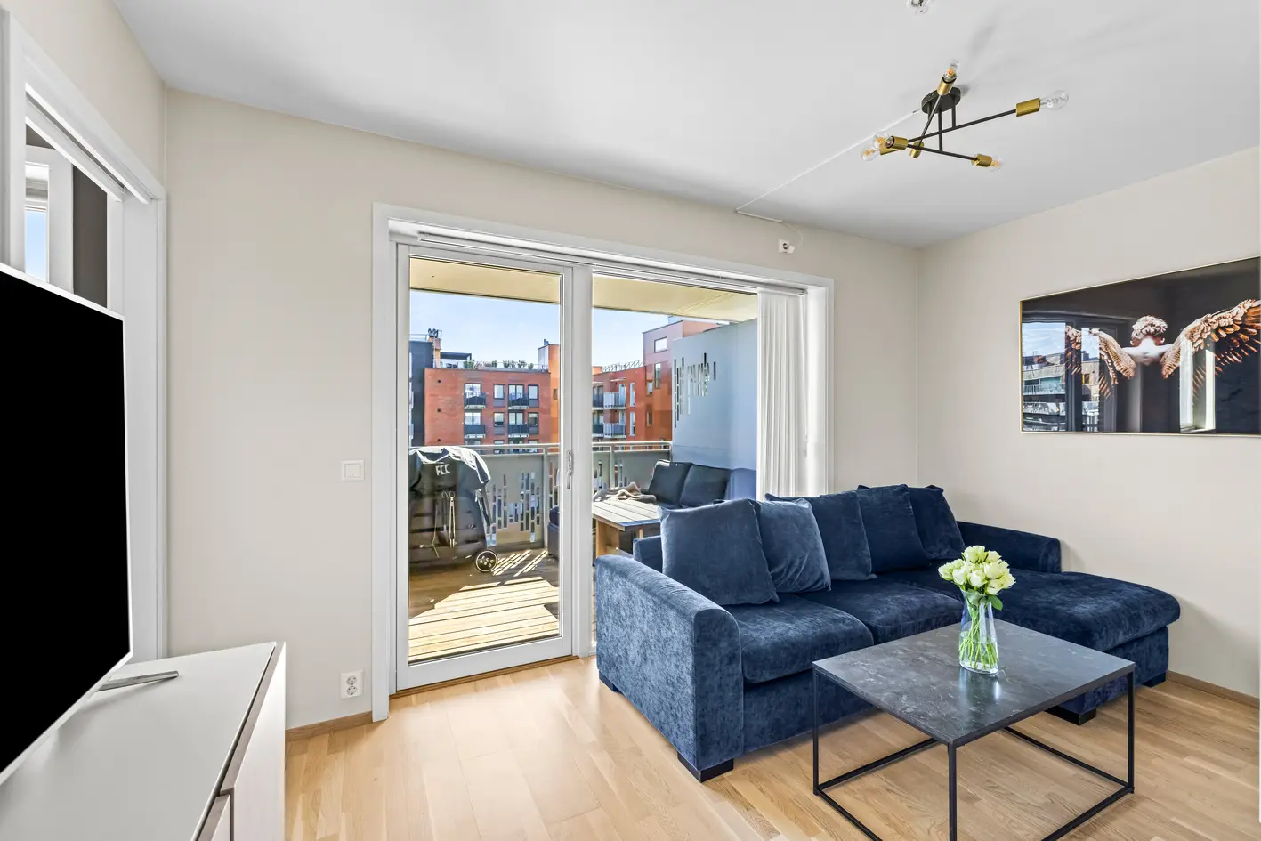 Pen og nyere 2-roms fra 2021 med balkong på 8 m² | Vannbåren gulvvarme | Garasjeplass m/ el-lader | Sentralt ved Triaden photo 5