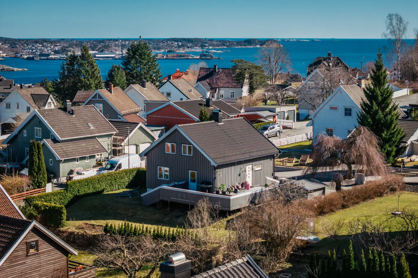 Hyggelig familiebolig med hybel! Gode solforhold og flott utsikt. Nærhet til sentrum og flotte turområder.  photo 5