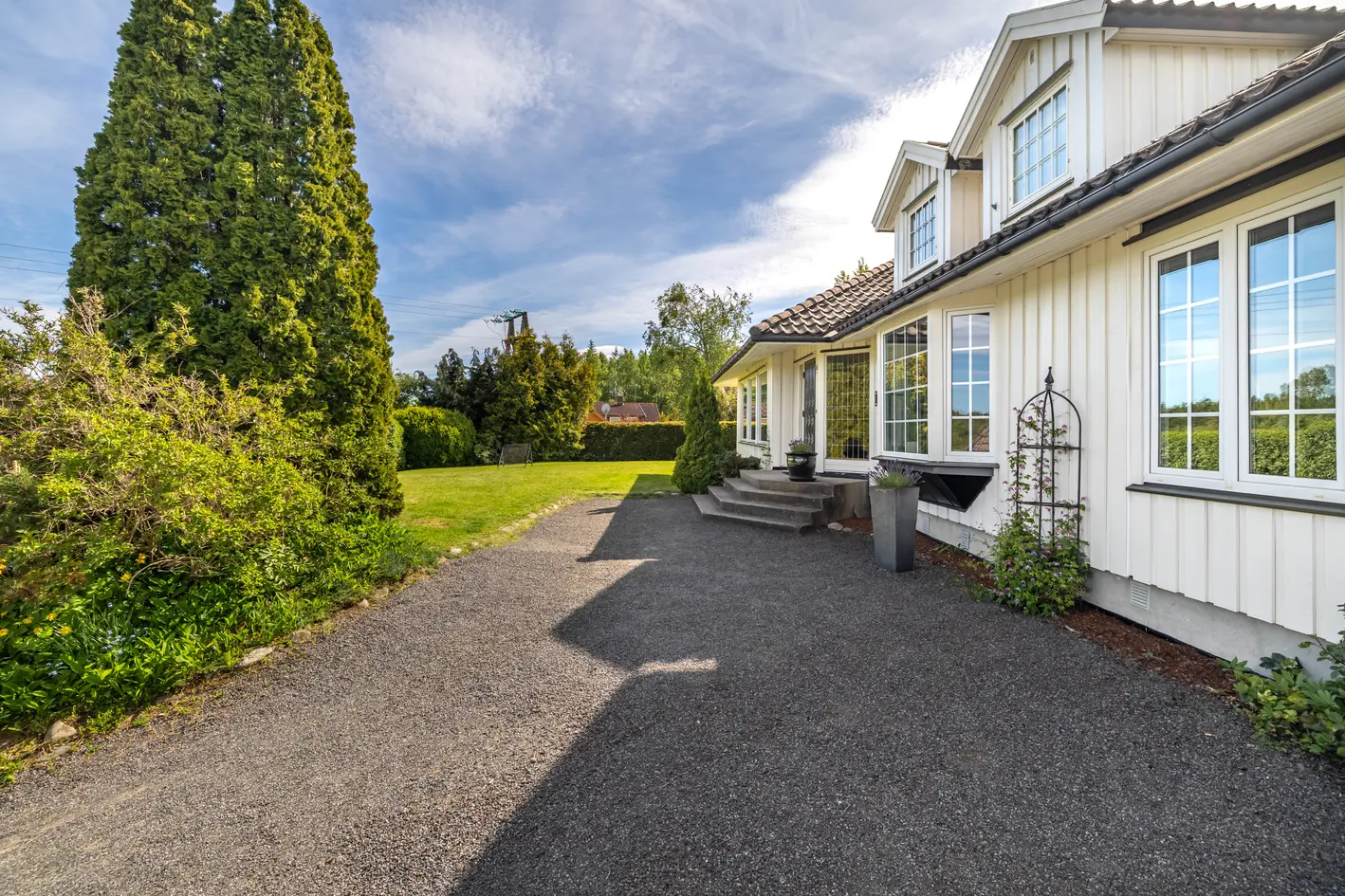 Stor og innholdsrik familiebolig i attraktivt og barnevennlig område på Løveåsen | Stor, solrik tomt  photo 4