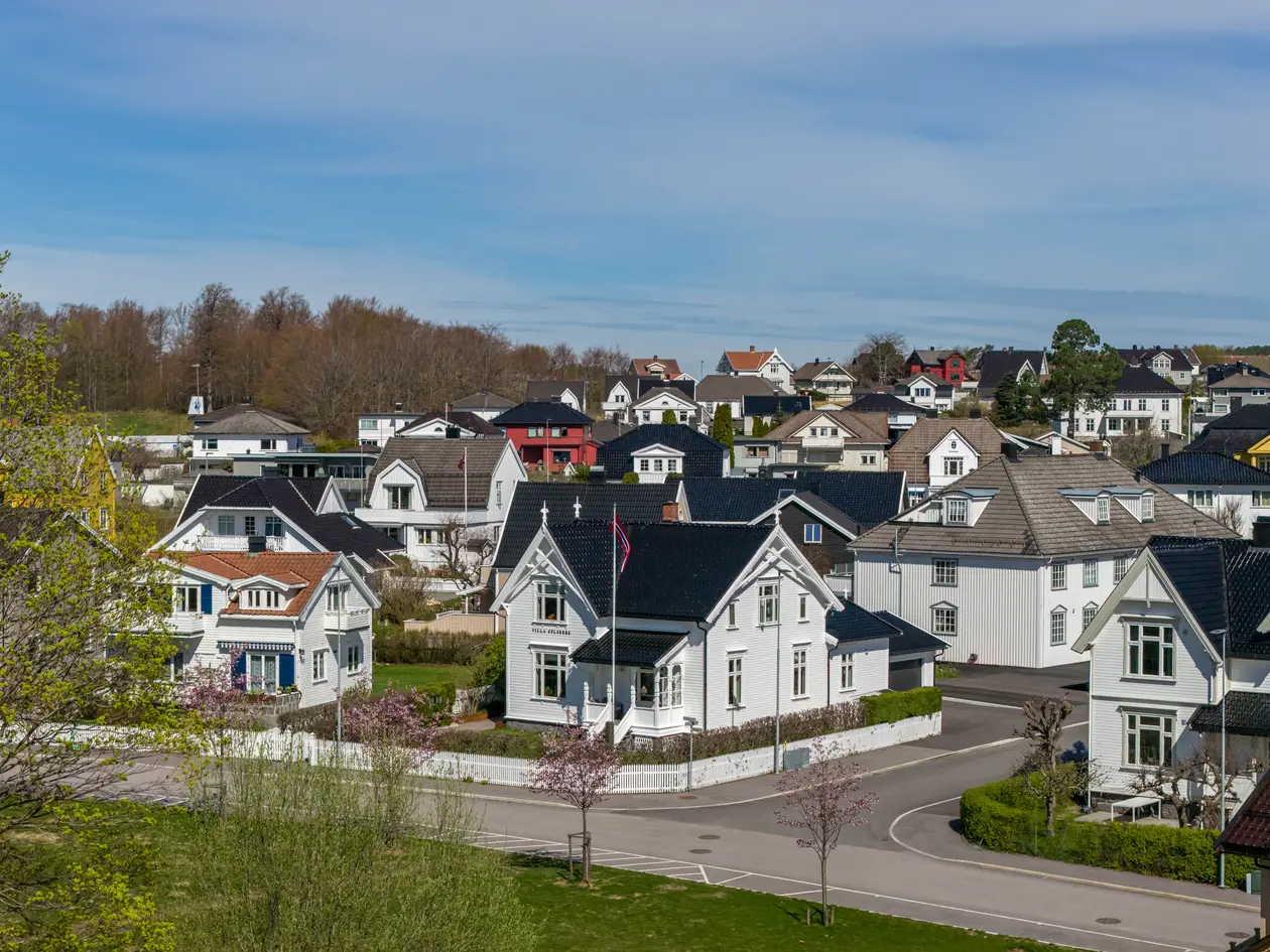 Klassisk sveitservilla med idyllisk hage og attraktiv beliggenhet | Garasje | Oppgradert i senere tid photo 3