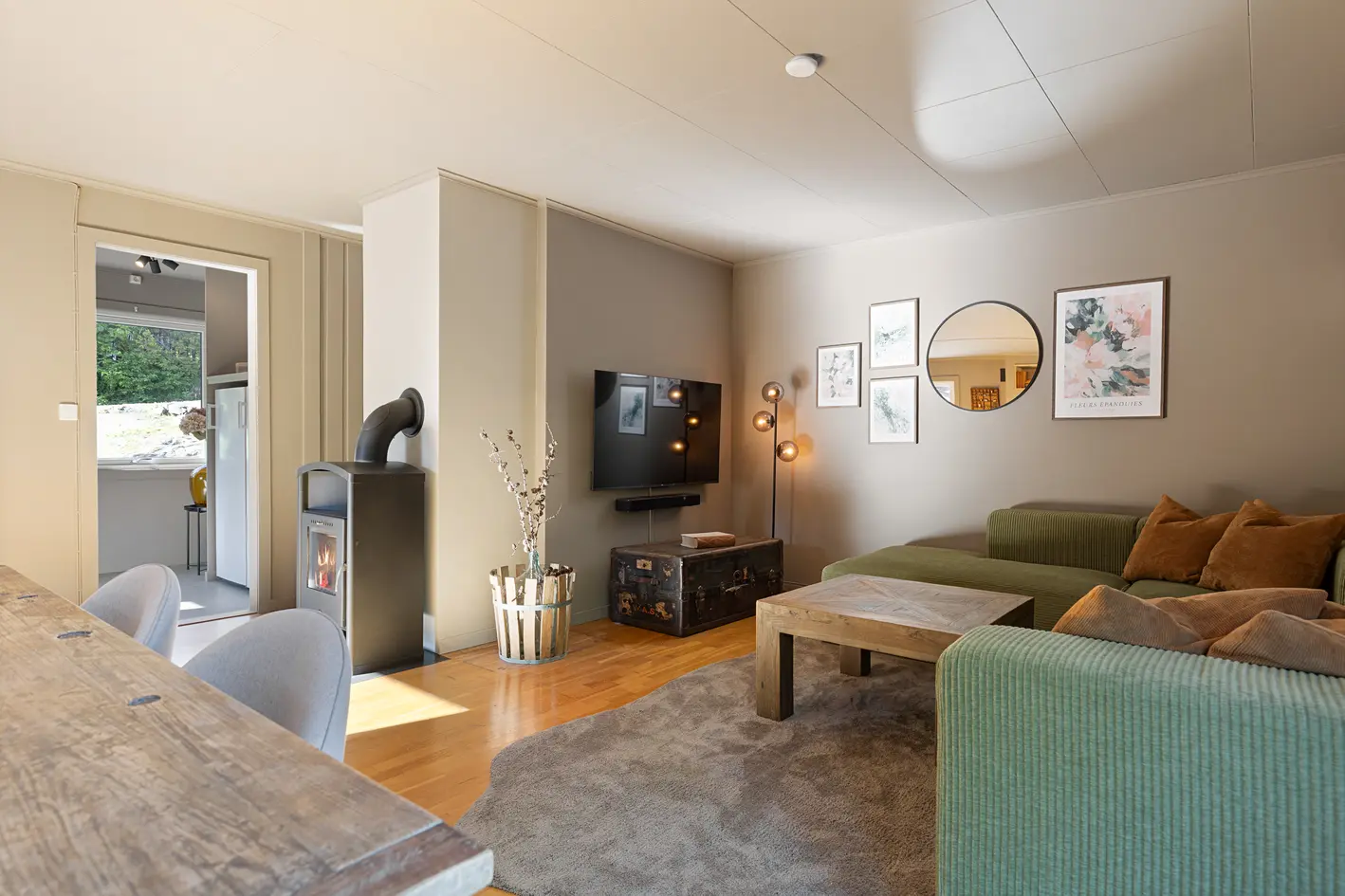 Innholdsrik enebolig med mye potensiale over 2 plan med innebygd garasje photo 4