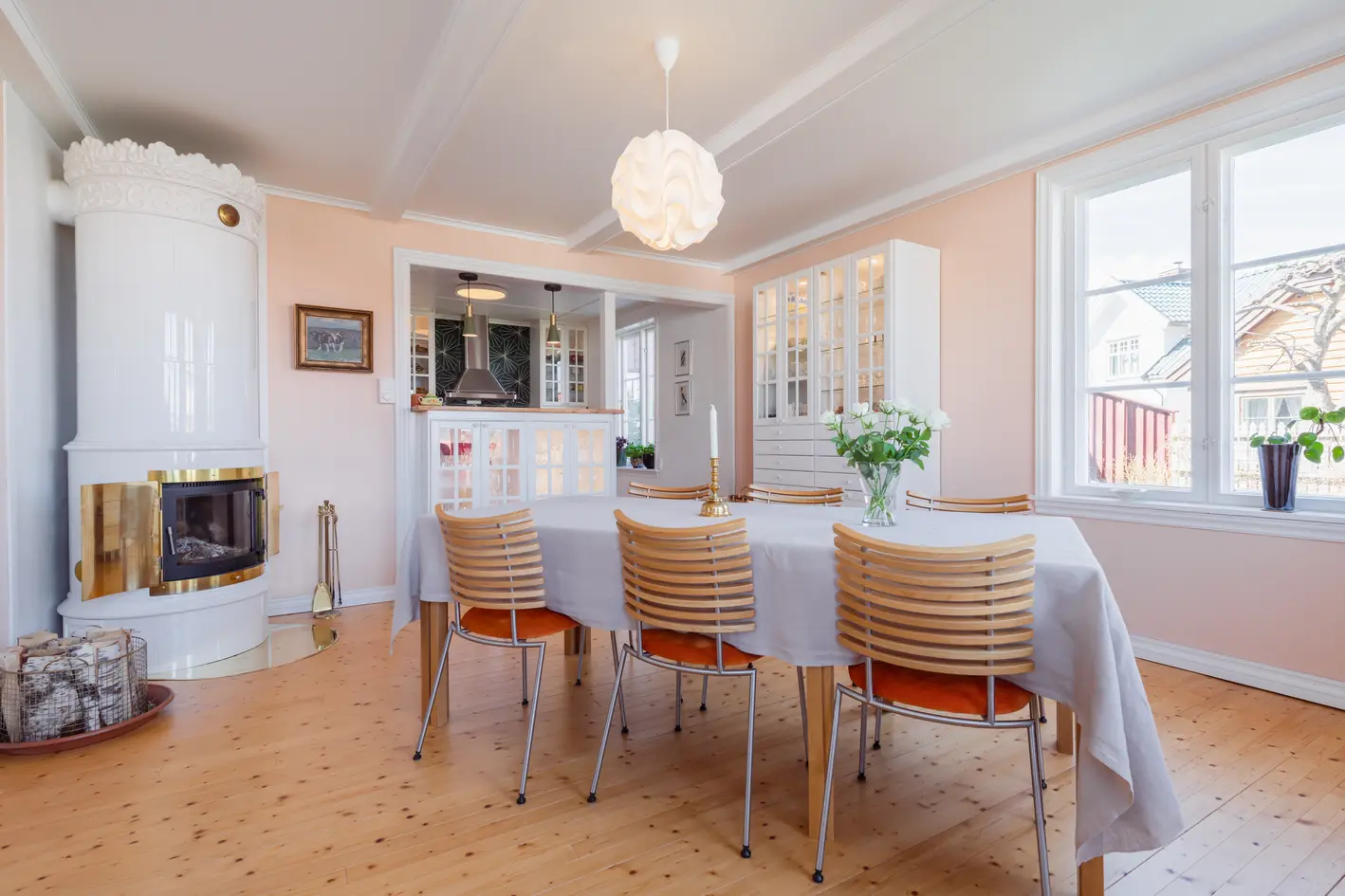 Unik eiendom i Nevlunghavn - Renovert hovedhus - Bryggerhus som kan oppfylle boplikt - Frodig hage - Solrikt - Sjøutsikt - View 5