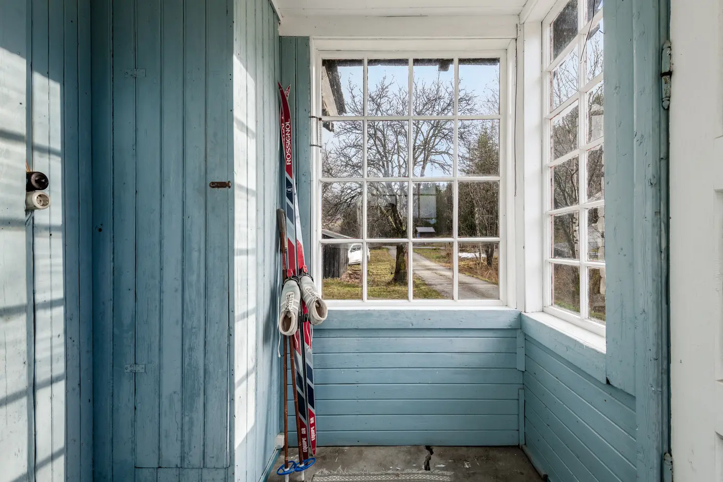 Eiendom bestående av bolig, uthus og garasjebygg - Naturskjønn beliggenhet - Behov for oppgradering photo 5