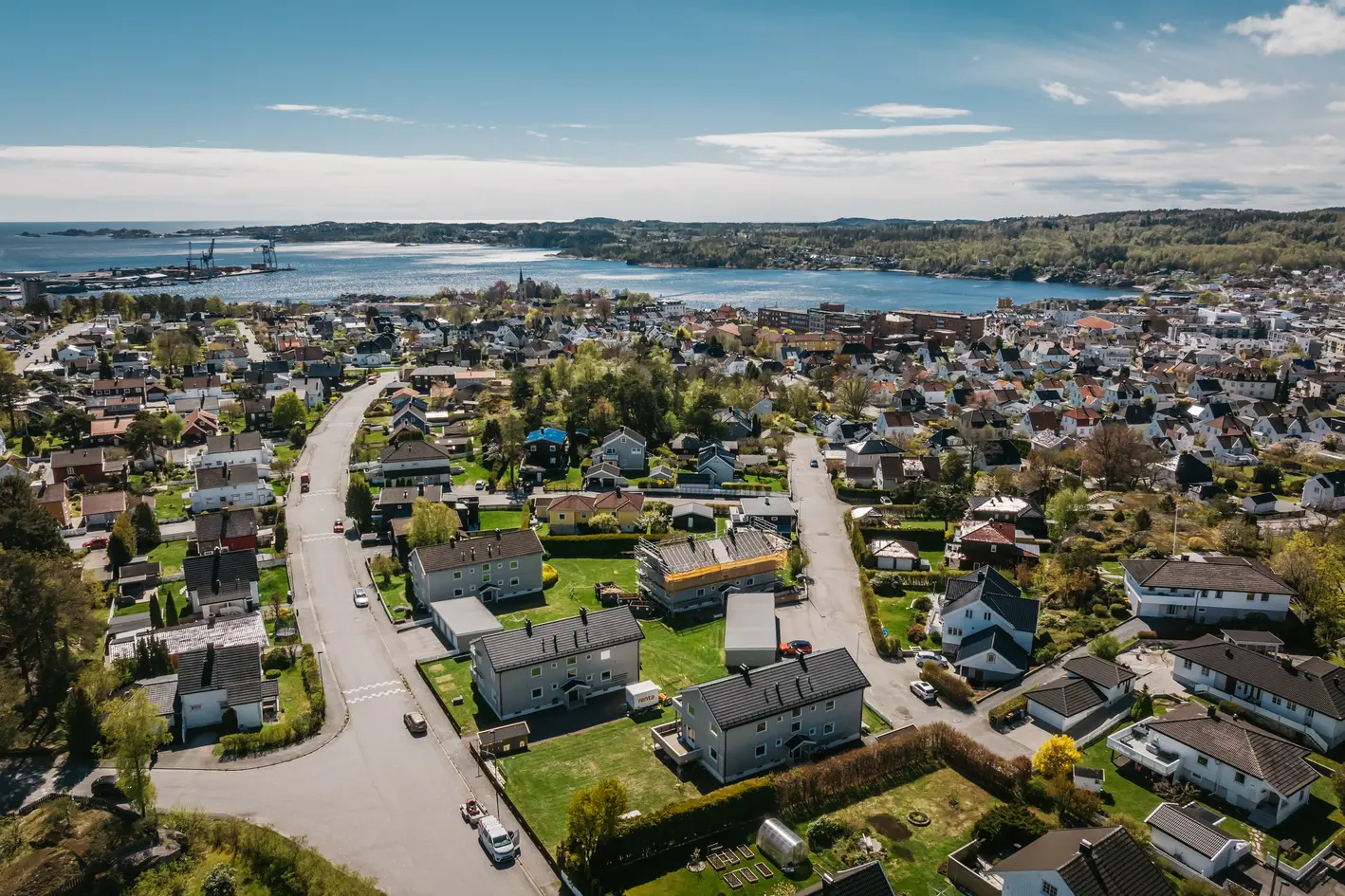 Lekker leilighet med kort vei til nesten alt og gode solforhold| Turområder kort tur unna |Innerst i blindvei | 1(2) Sov photo 2