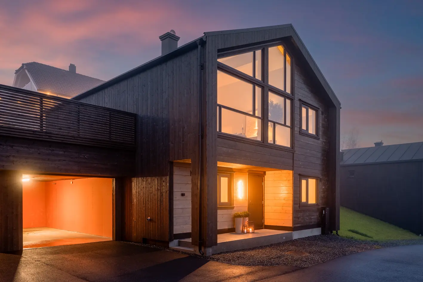 Brattås - Meget lekker og nyoppført enebolig i funkisstil - Gode solforhold - Carport - Ingen dok.avgift!