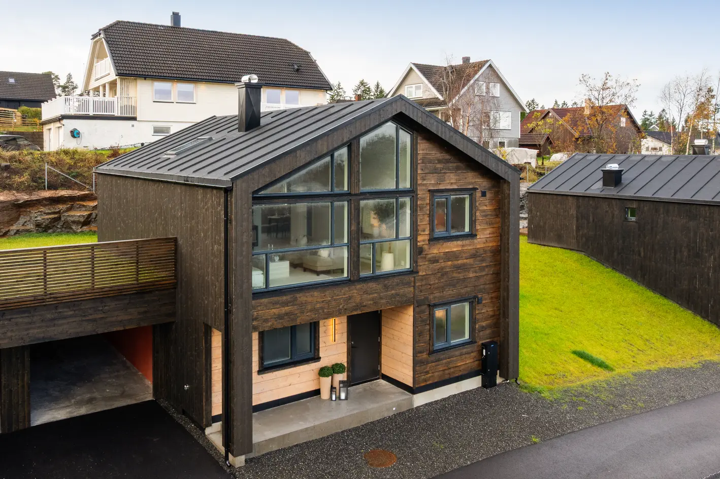 Brattås - Meget lekker og nyoppført enebolig i funkisstil - Gode solforhold - Carport - Ingen dok.avgift! photo 4