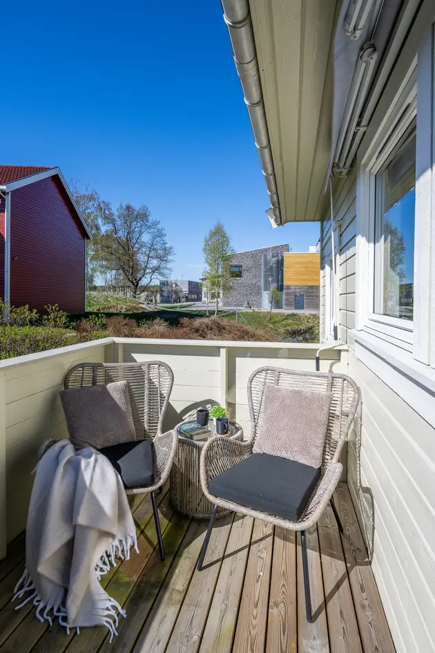 Praktisk og lettstelt leilighet med solrik balkong og sentral beliggenhet | Gangavstand til "alt" | Rett ved skole! photo 5
