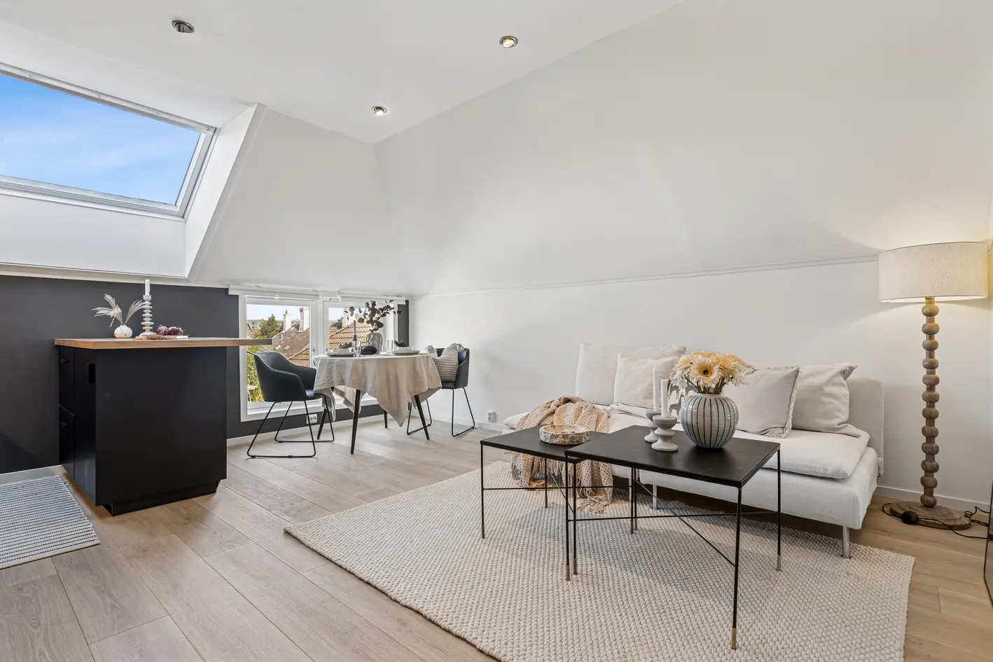 Lekker selveierleilighet m/strøkent kjøkken & flislagt bad. Downlights. Varmtvann inkl. i fellesk. Populært boområde., trondheim