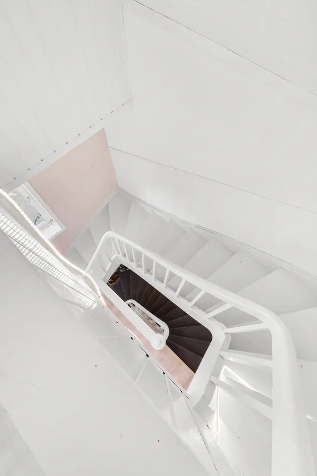 Halvpart av tomannsbolig - Loft med muligheter - Garasje, veranda og felles hage - Nærhet til fjord og sentrum photo 4