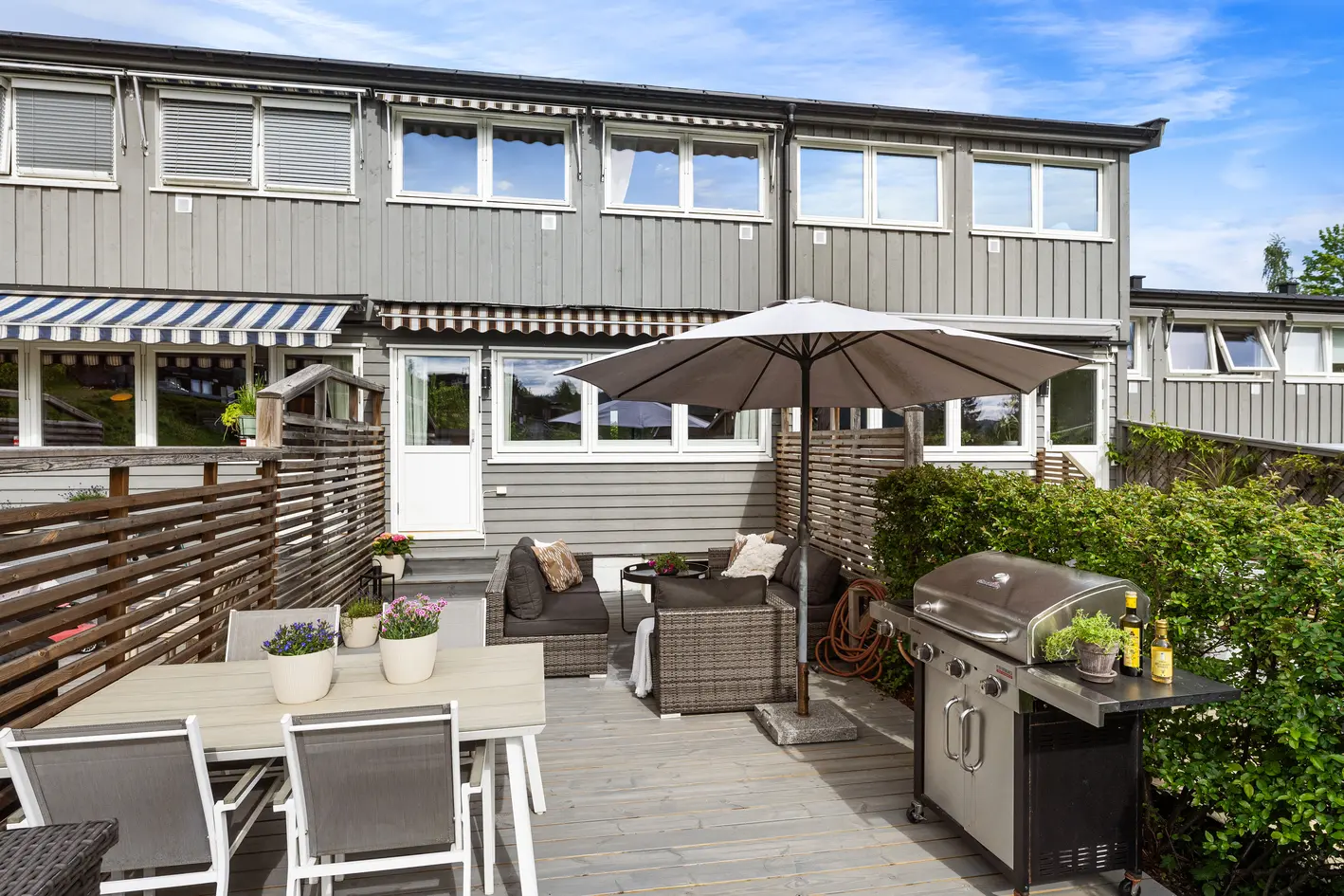 Pent og innholdsrikt rekkehus m/ stor vestvendt terrasse og attraktiv beliggenhet - 2 bad og 2 stuer - Garasjeplass photo 4