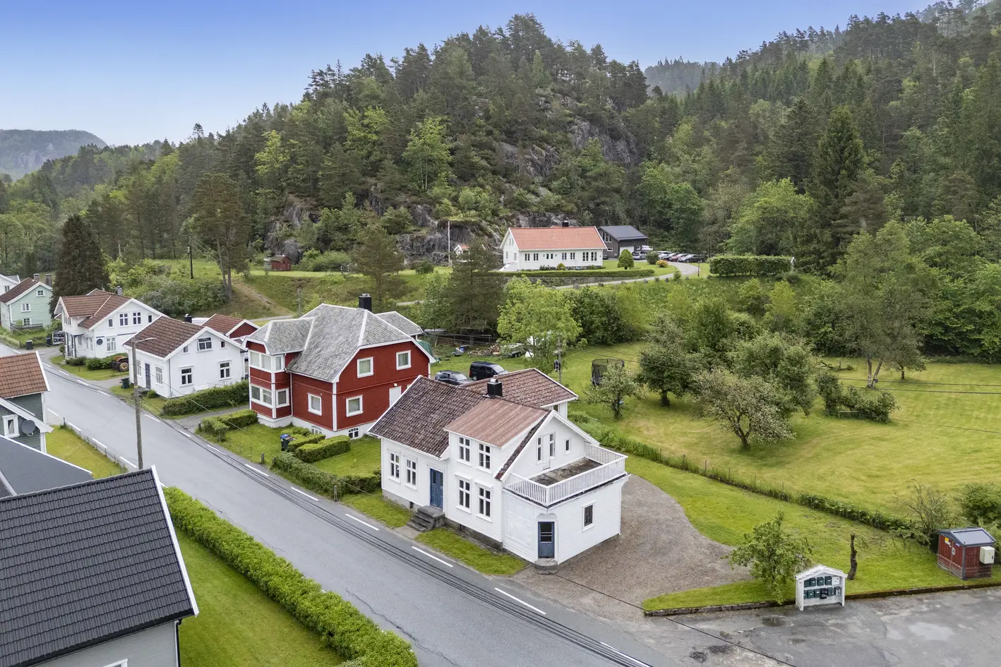 Enebolig i Buhølen | Gode solforhold | Renovering må påregnes.