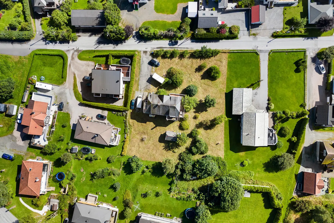 Stor eiendom med godt utviklingspotensial i barnevennlig område photo 5