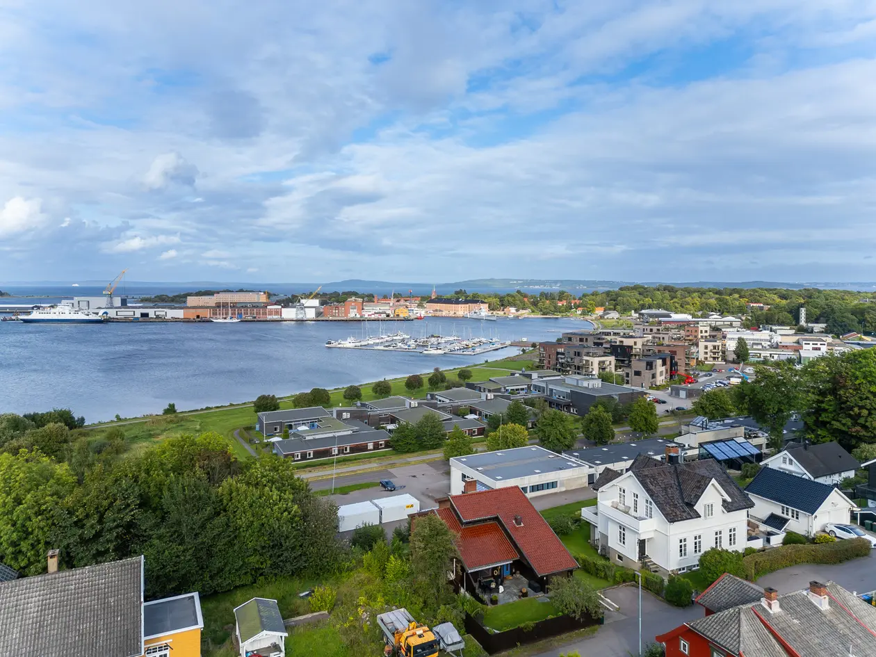Arkitekttegnet og meget innh.rik enebolig i N Keisemark m/flott fjordutsikt.Nytt kjøkken og stor stue. photo 3