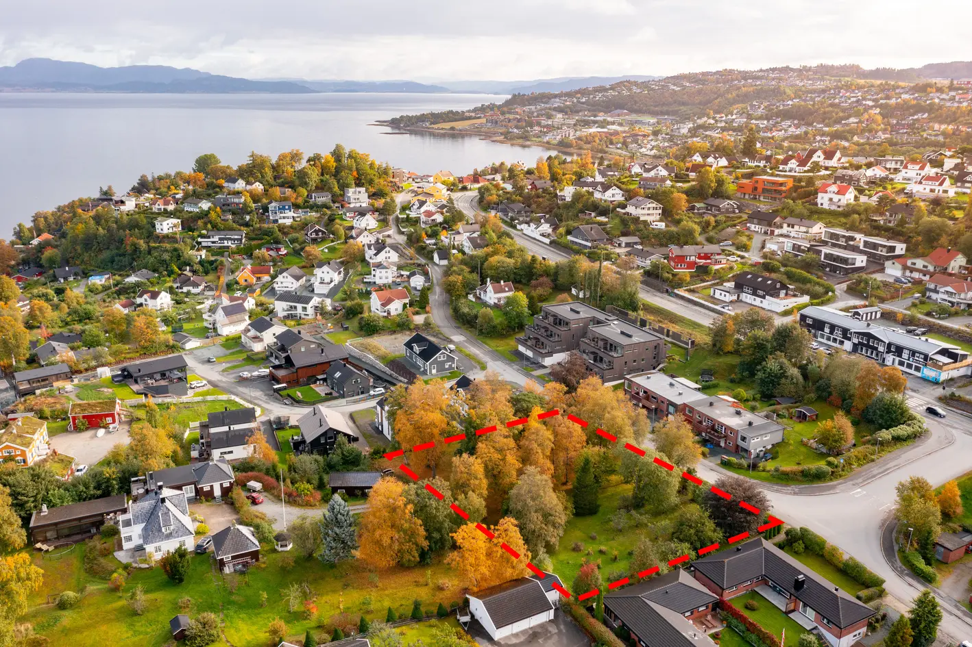 Unik eiendomstomt med meget gode solforhold - Tomt på 3 300 kvm. Kort vei til skole og barnehage. Kort vei til sjøen. photo 4