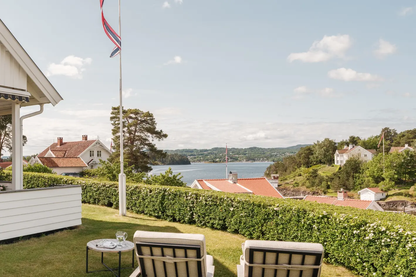 Imponerende "sørlandsperle" ytterst på Konglungøya. Panorama fjordutsikt og kveldssol. Vesentlig påkostet i 2022/2023. photo 2