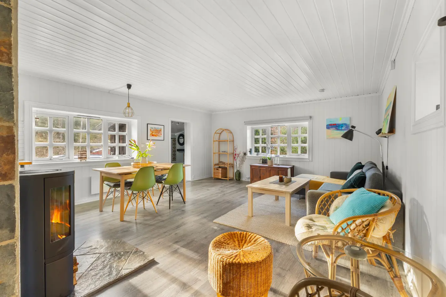Helårshytte med egen brønn og tilnærmet boligstandard | Marka som nabo | Ca. 100 m fra Lyseren photo 1