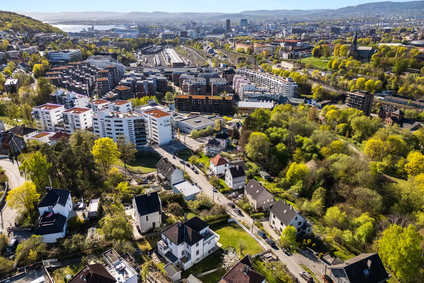 Klassisk enebolig/hel tomannbolig i Jugendstil. 335 m2. Stor hage. Mulighet for utleie. Sen kveldssol. Nydelig utsikt. photo 4