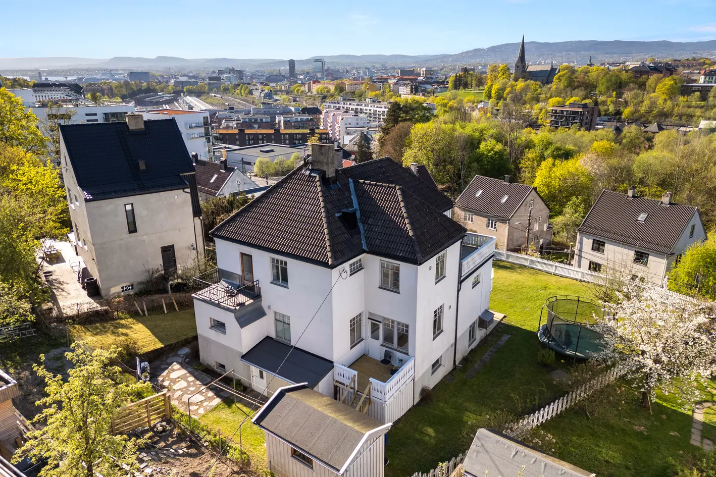 Klassisk enebolig/hel tomannbolig i Jugendstil. 335 m2. Stor hage. Mulighet for utleie. Sen kveldssol. Nydelig utsikt. photo 3