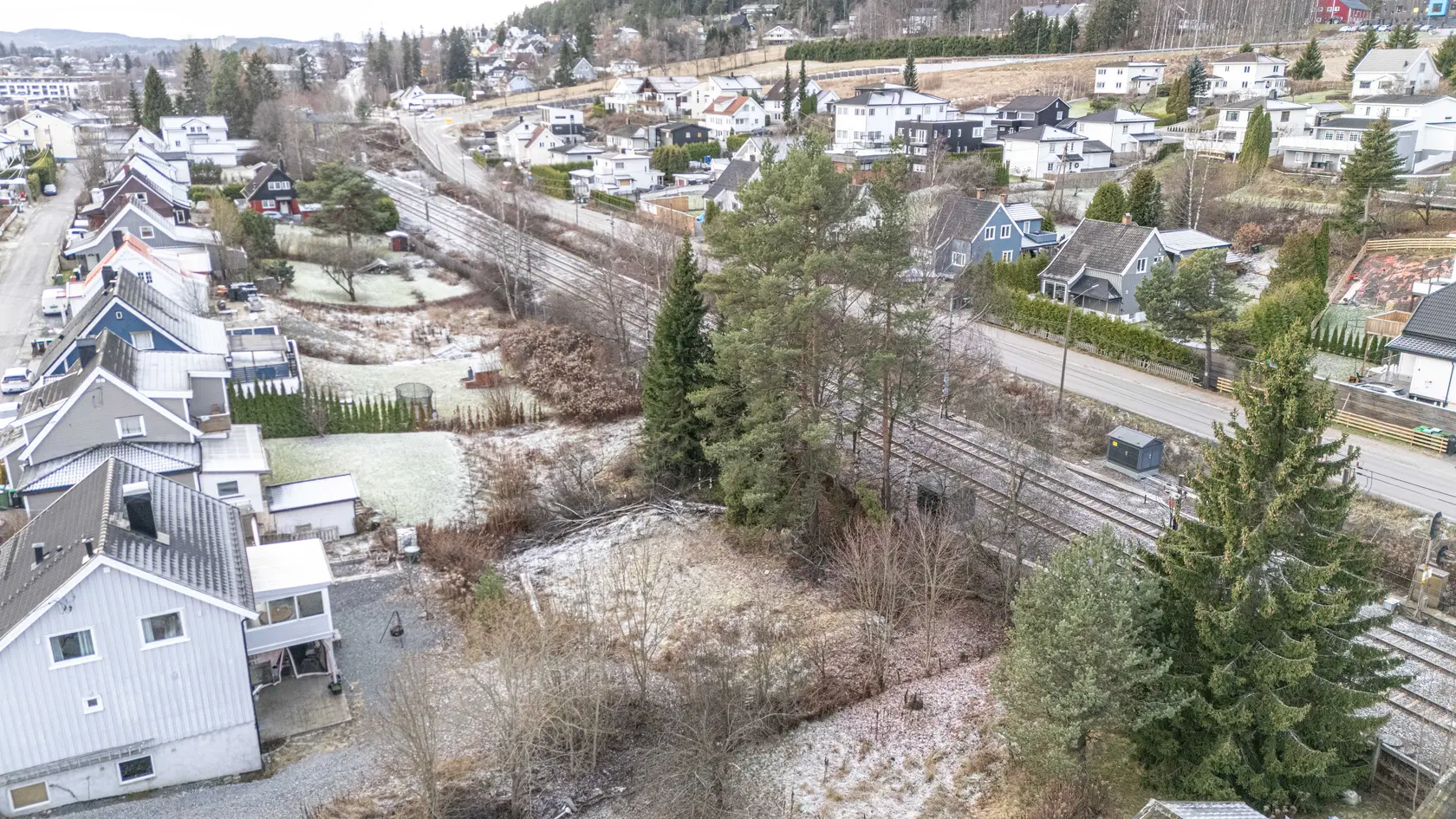Tomt på 588 m2 med rammetillatelse for enebolig med hybeldel, dobbel garasje og støyskjermer | IG til gravearbeid photo 5