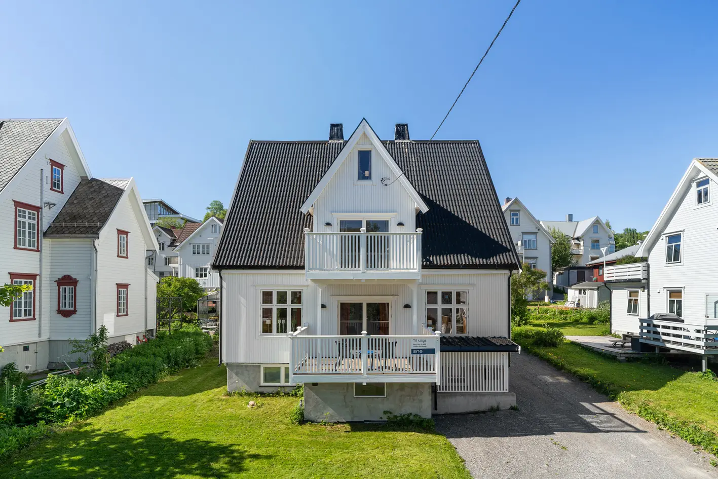 HERSKAPELIG VILLA MED UTLEIE | Flott standard | Gode leieinntekter | Etterspurt beliggenhet | Sjelden mulighet! photo 2