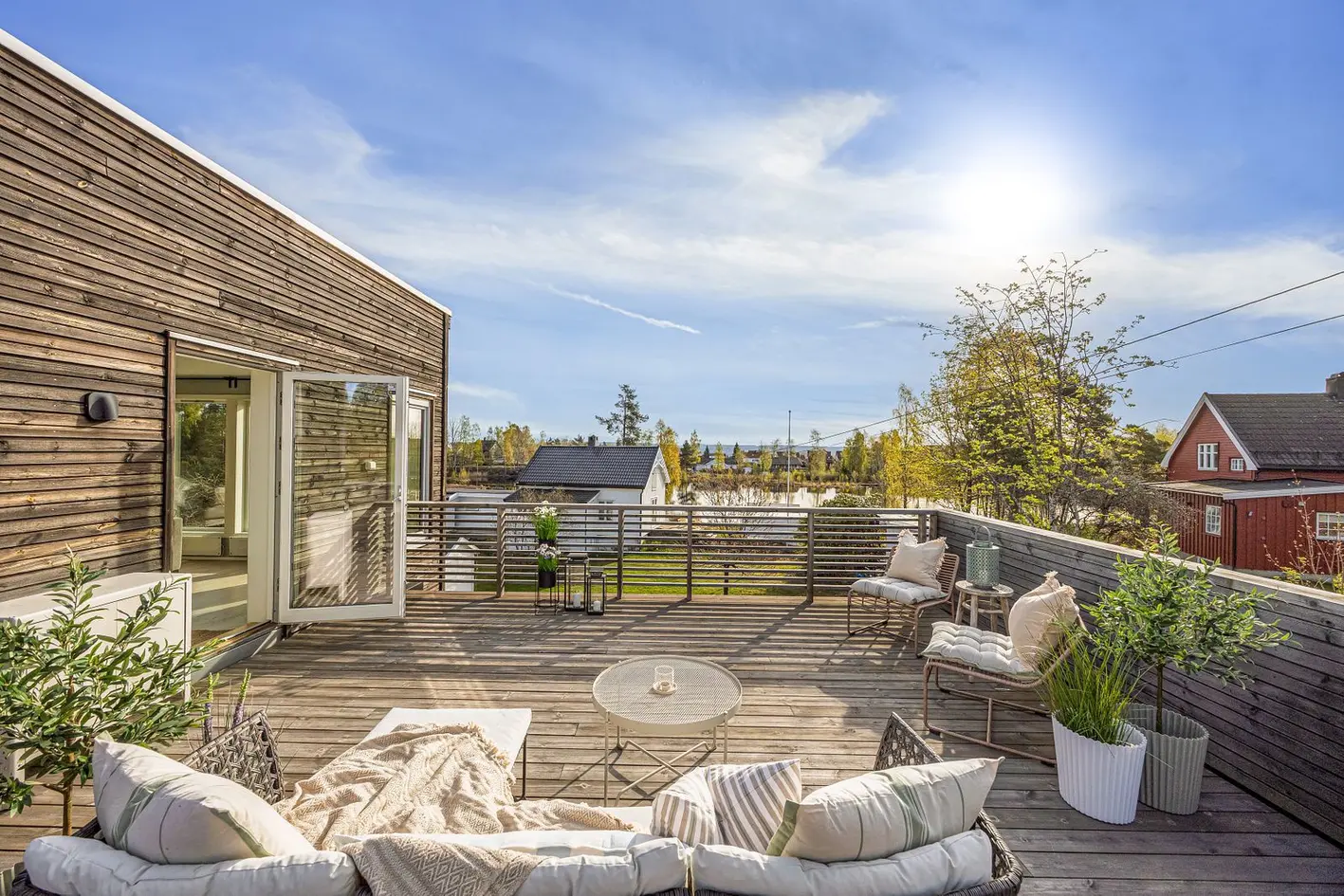 Moderne selveierbolig med 4 soverom og 35 m² takterrasse | Dobbelgarasje