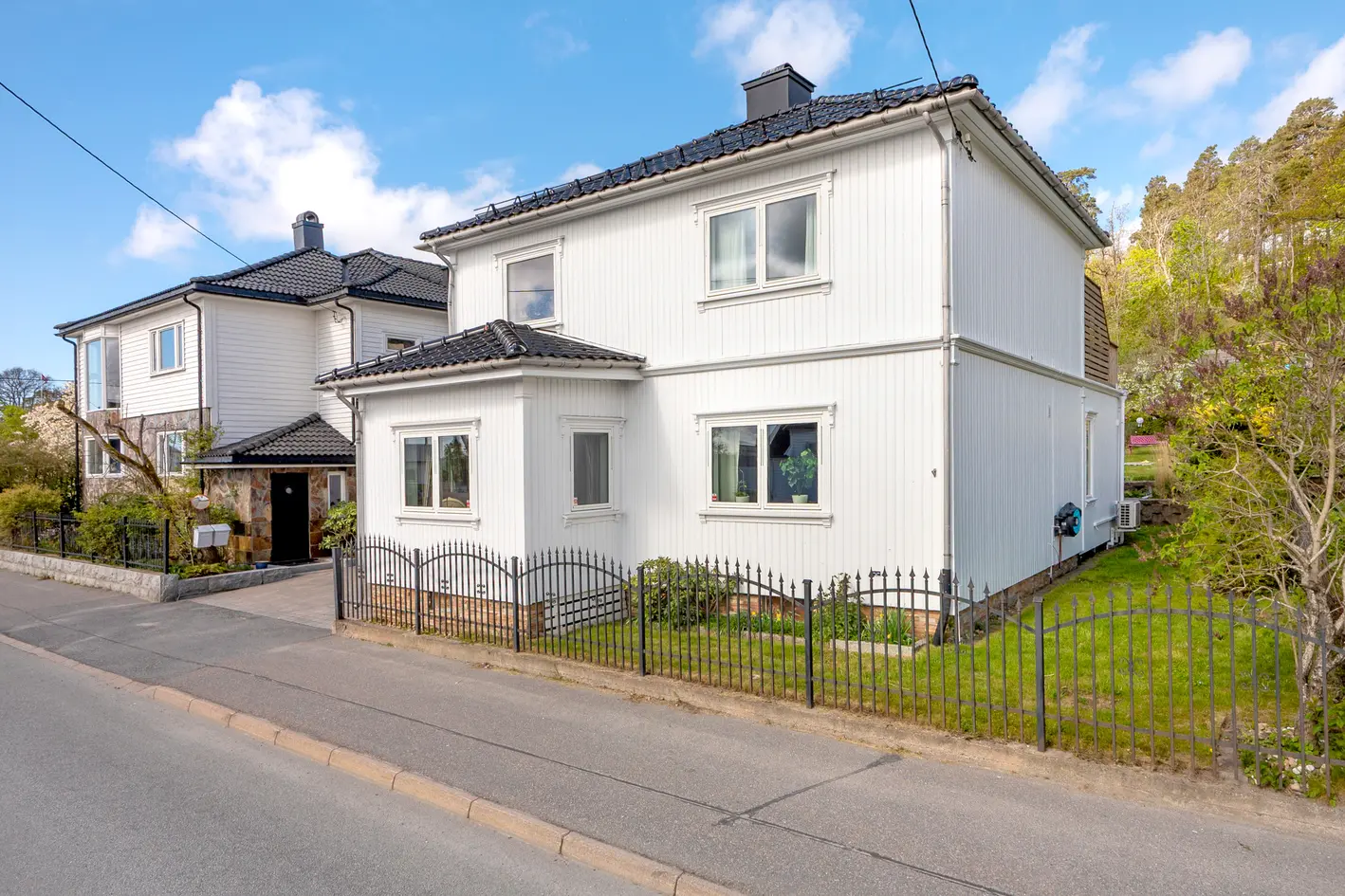 Gjennomført bolig m/utsikt mot Mossesundet - Idyllisk, skjermet hage og veranda på 30m²- Isolert anneks og garasje photo 4