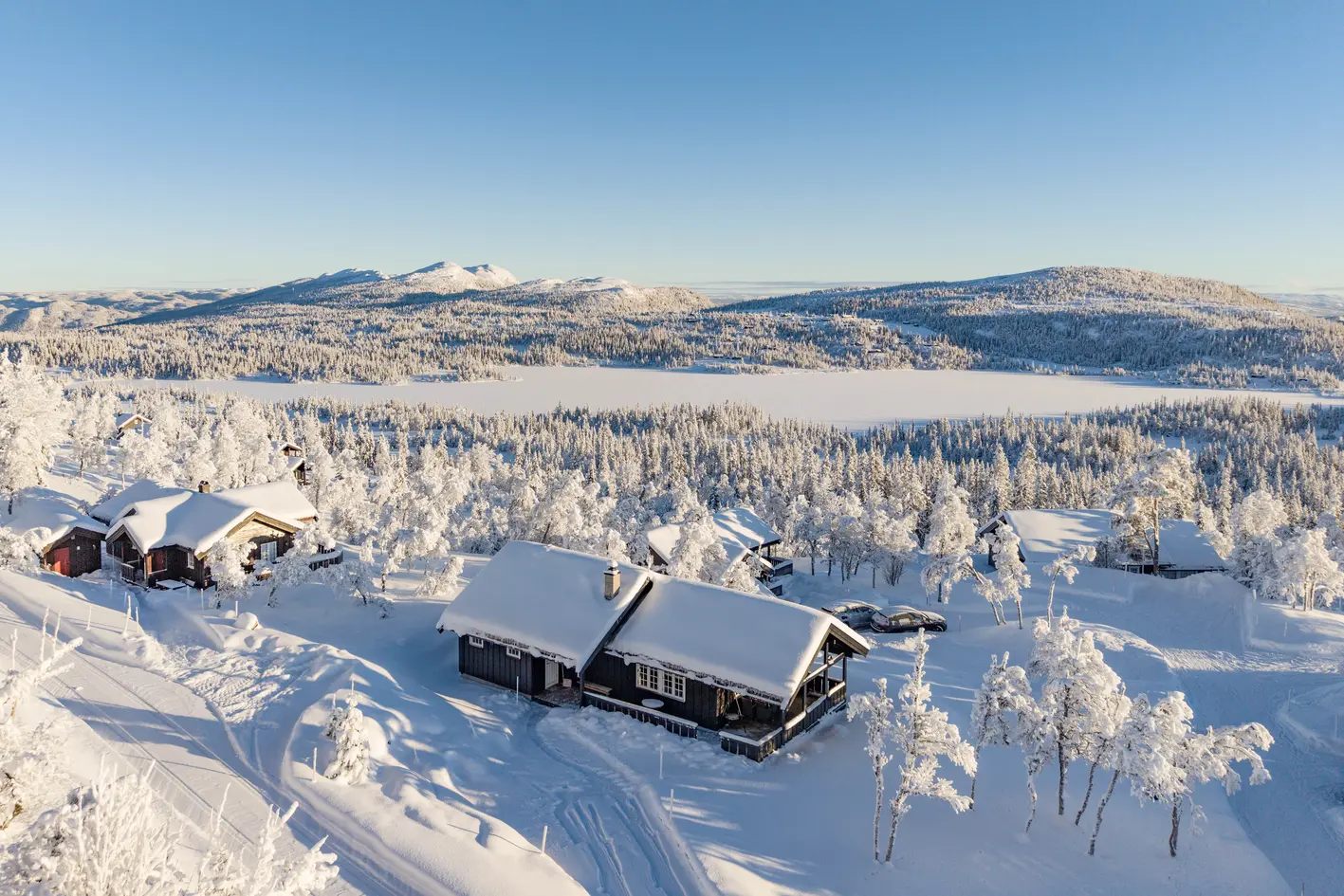 Koselig og velholdt hytte med hems - Naturskjønn beliggenhet på Øvre Reinsjøfjell, flå