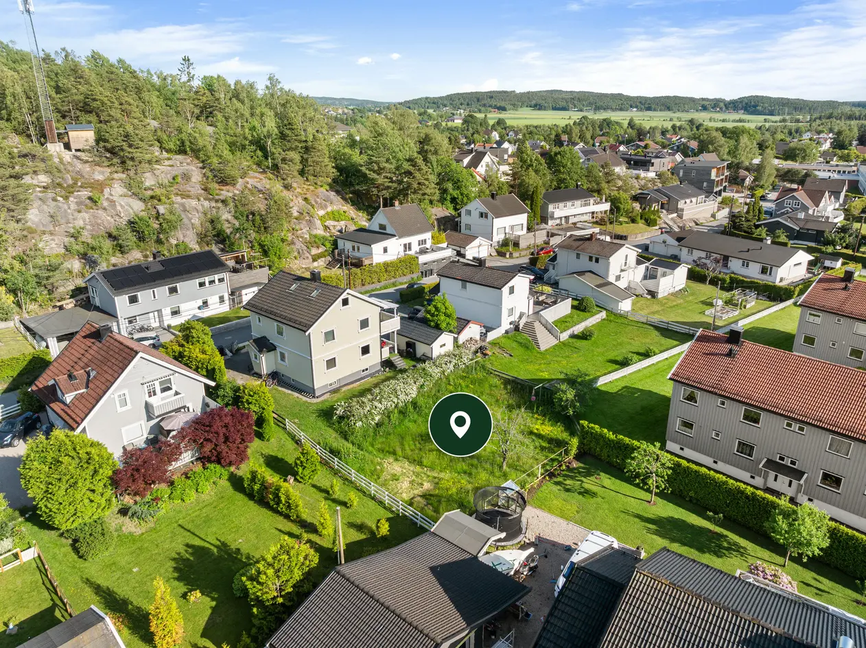 Sjelden mulighet; ubebygget tomt i ellers veletablerte omgivelser. Tilbaketrukket, fredelig nærmiljø. Skoler i nabolaget photo 1