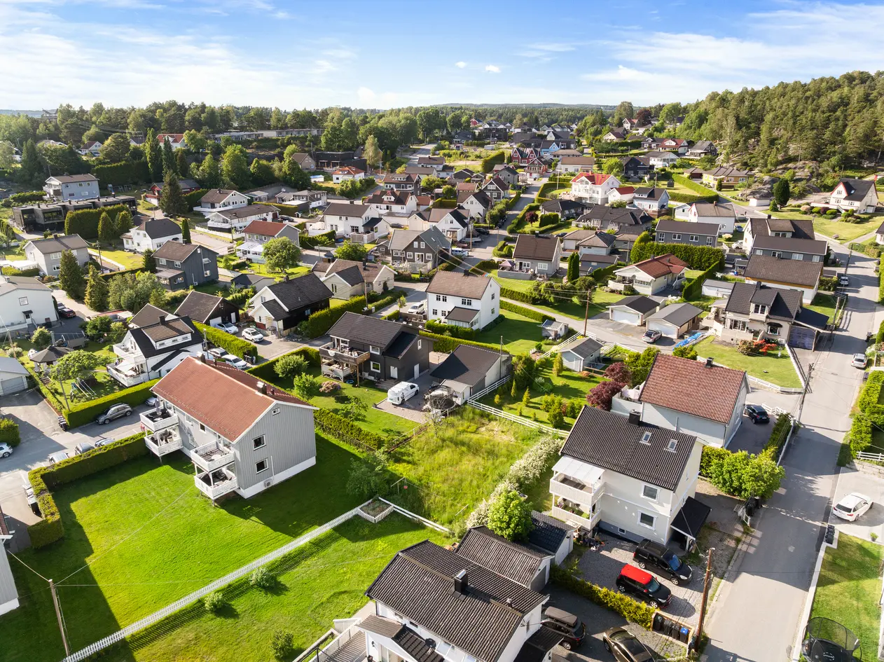 Sjelden mulighet; ubebygget tomt i ellers veletablerte omgivelser. Tilbaketrukket, fredelig nærmiljø. Skoler i nabolaget photo 4
