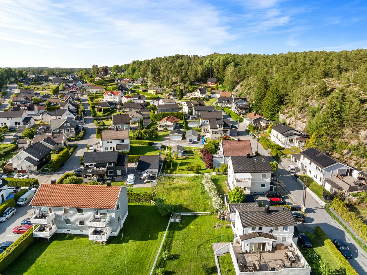 Sjelden mulighet; ubebygget tomt i ellers veletablerte omgivelser. Tilbaketrukket, fredelig nærmiljø. Skoler i nabolaget photo 5