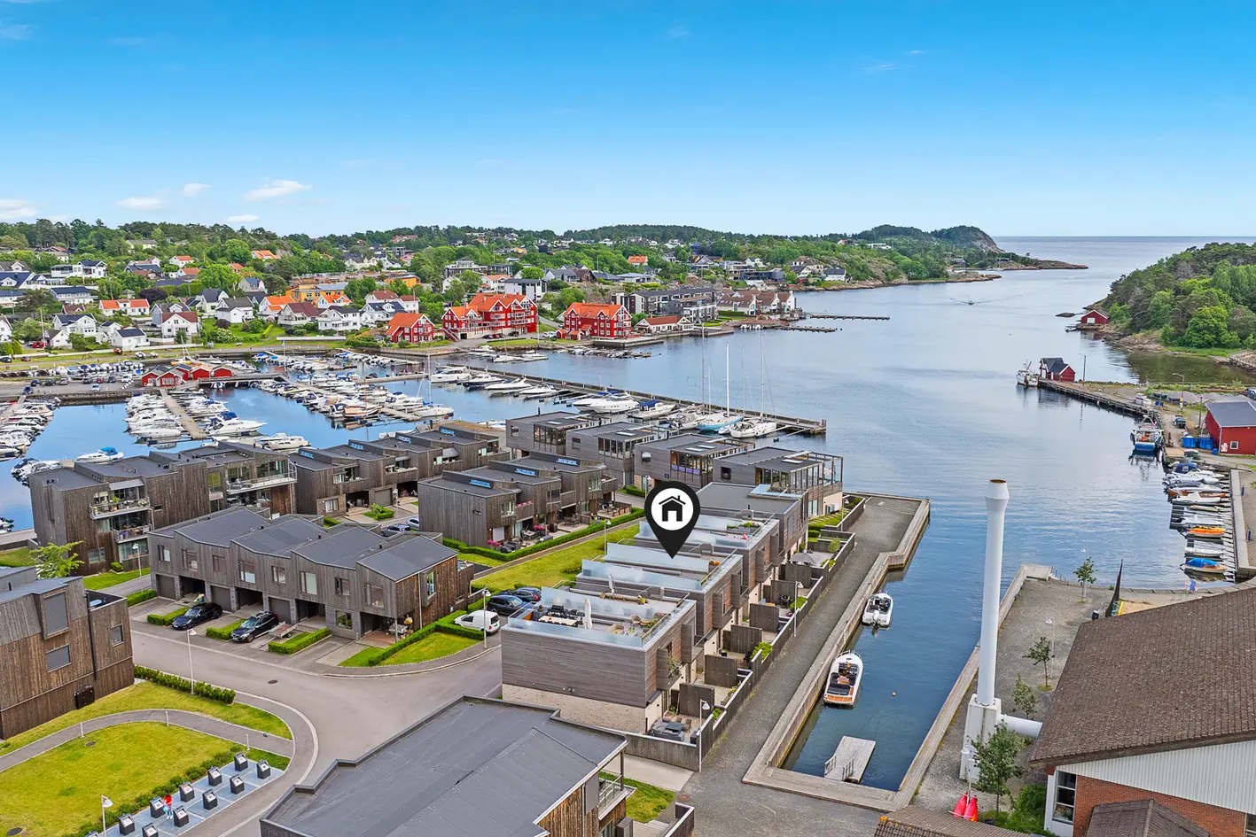 Rålekkert Lund Hagem-designet Townhouse med privat takterrasse på bryggekanten på Saltbrygga i Larvik
